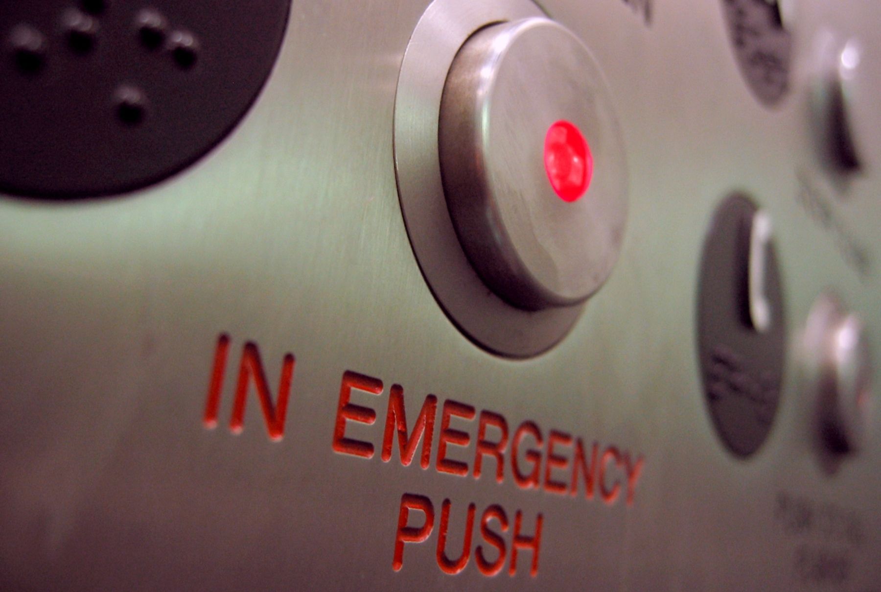 emergency elevator services